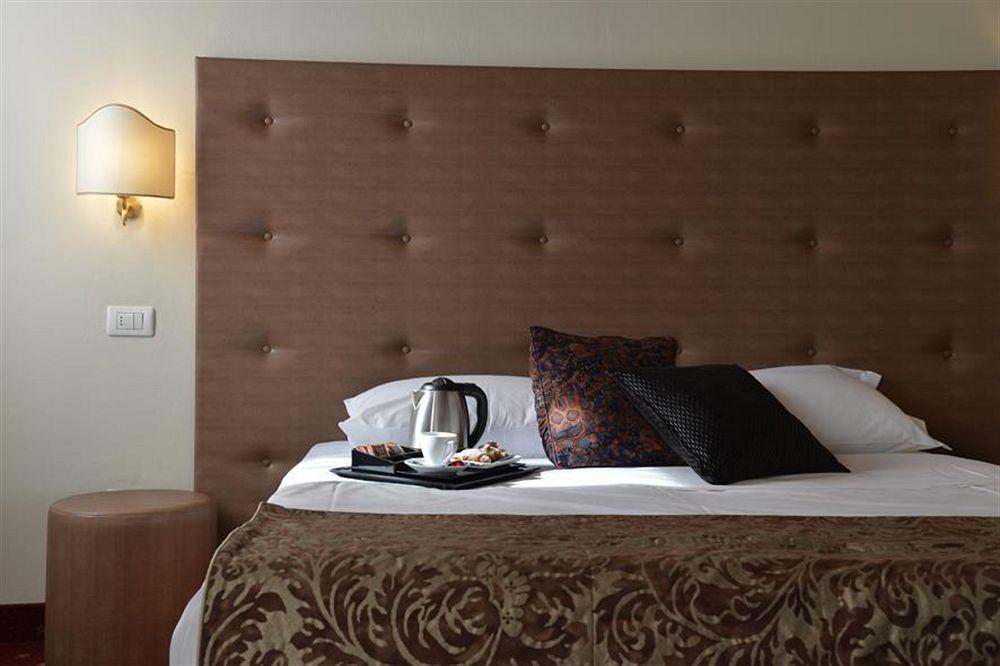 Franciscus Hotel Верона Екстериор снимка