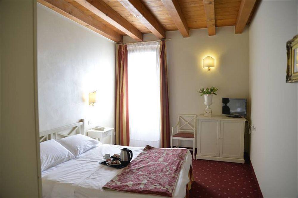 Franciscus Hotel Верона Екстериор снимка