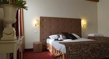 Franciscus Hotel Верона Екстериор снимка